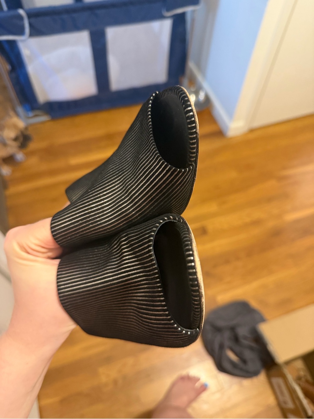 Amazing condition Chanel pinstripe mule - Picture 5 of 5
